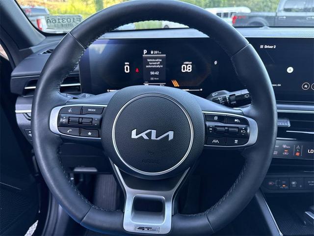 Photo of 2025 Aurora Black Pearl Kia K5