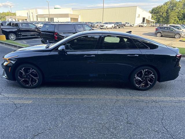 Photo of 2025 Aurora Black Pearl Kia K5