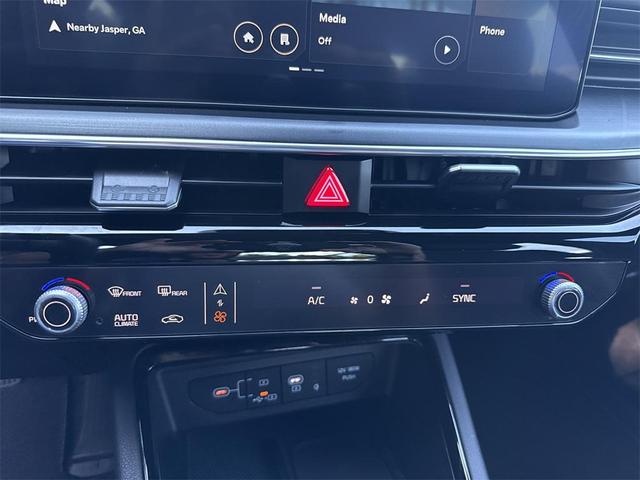 Photo of 2025 Aurora Black Pearl Kia K5