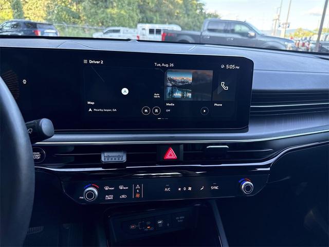 Photo of 2025 Aurora Black Pearl Kia K5