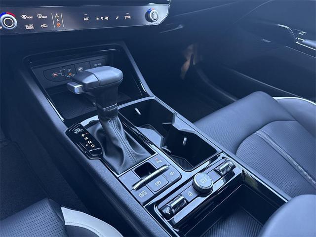 Photo of 2025 Aurora Black Pearl Kia K5