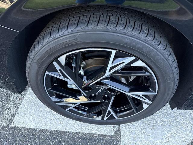Photo of 2025 Aurora Black Pearl Kia K5