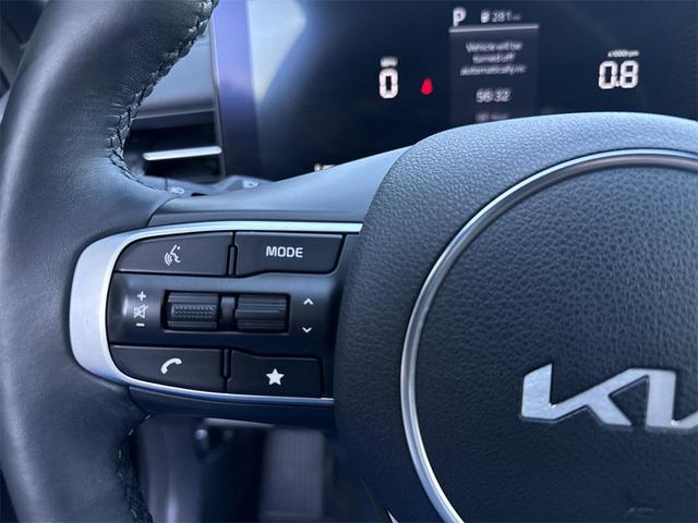 Photo of 2025 Aurora Black Pearl Kia K5