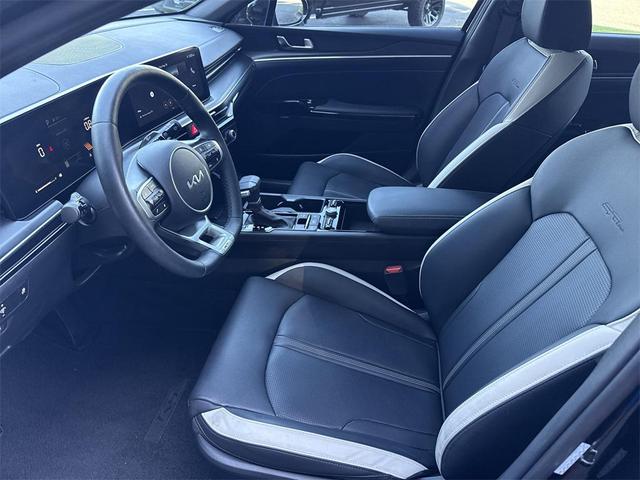 Photo of 2025 Aurora Black Pearl Kia K5