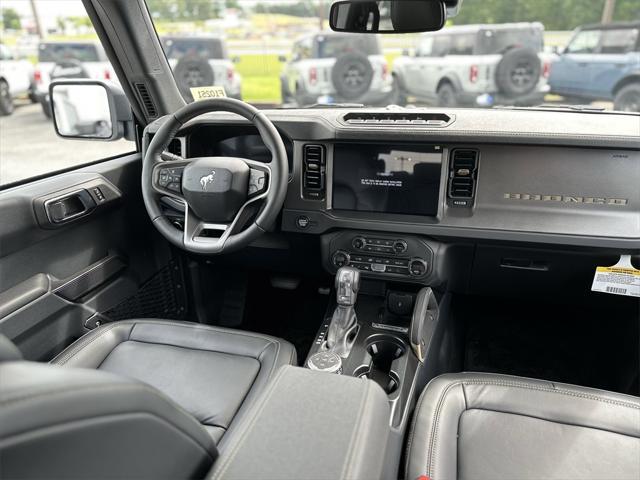 Photo of 2025 Azure Gray Metallic Tri-Coat Ford Bronco