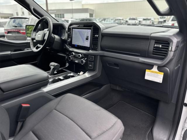 Photo of 2025 Oxford White Ford F-150