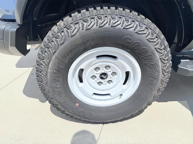 Photo of 2023 Azure Gray Metallic Tri-Coat Ford Bronco
