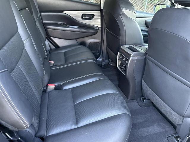 Photo of 2018 Magnetic Black Metallic Nissan Murano