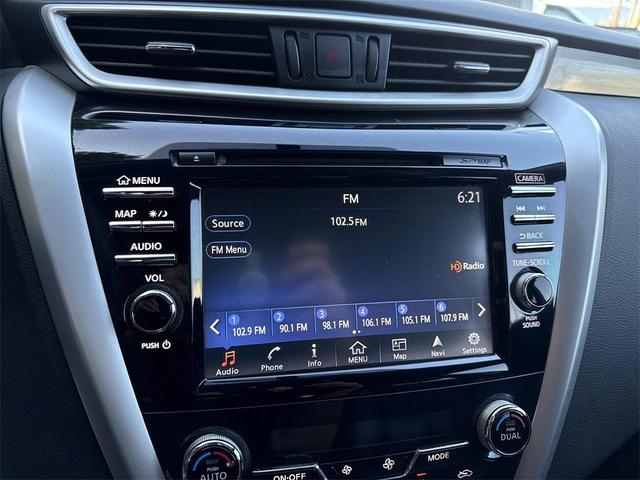 Photo of 2018 Magnetic Black Metallic Nissan Murano
