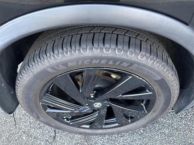 Photo of 2018 Magnetic Black Metallic Nissan Murano