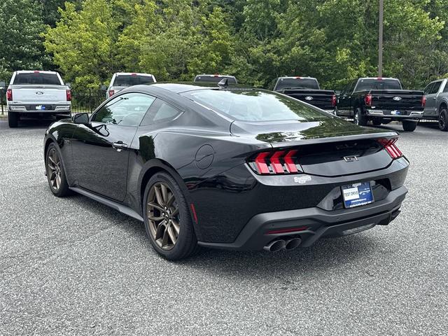 Photo of 2025 Shadow Black Ford Mustang