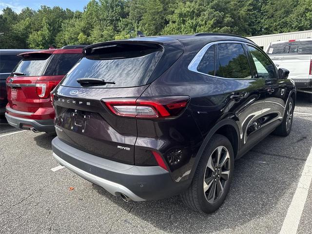 Photo of 2023 Cinnabar Red Metallic Premium Colorant Ford Escape