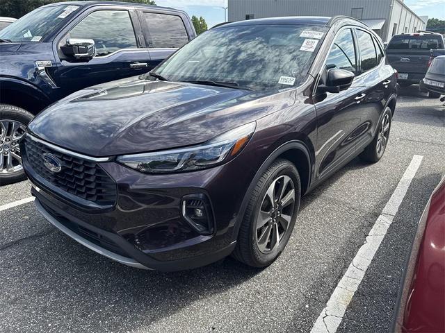 Photo of 2023 Cinnabar Red Metallic Premium Colorant Ford Escape