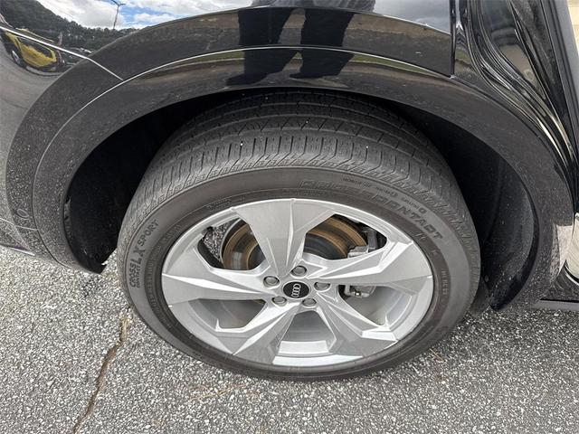 Photo of 2021 Black Metallic Audi Q5