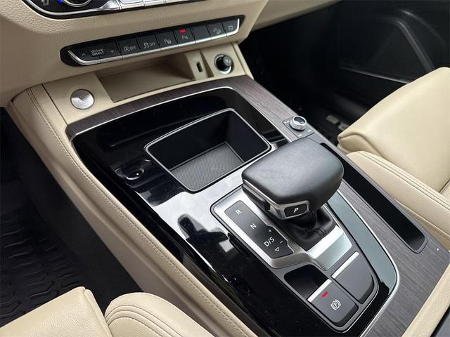 Photo of 2021 Black Metallic Audi Q5