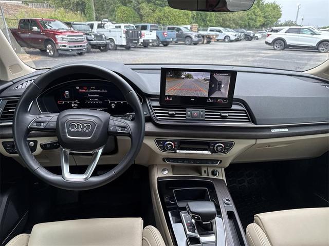 Photo of 2021 Black Metallic Audi Q5