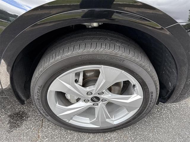 Photo of 2021 Black Metallic Audi Q5