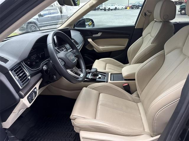 Photo of 2021 Black Metallic Audi Q5