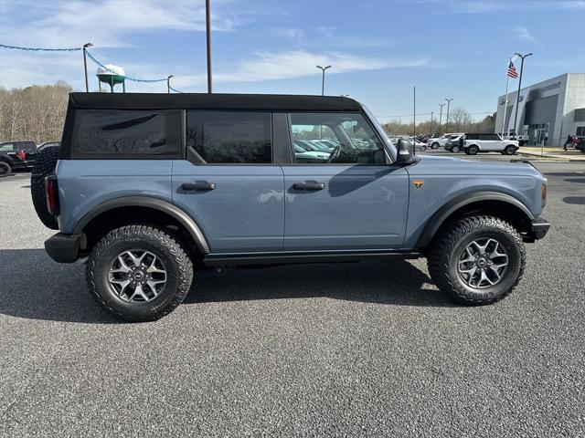 Photo of 2025 Azure Gray Metallic Tri-Coat Ford Bronco
