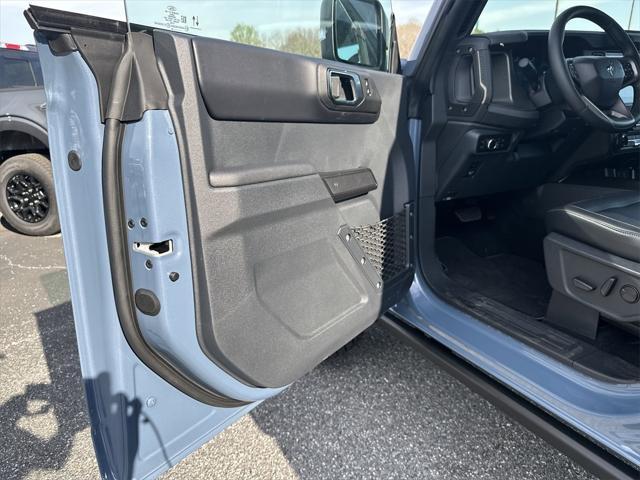 Photo of 2025 Azure Gray Metallic Tri-Coat Ford Bronco