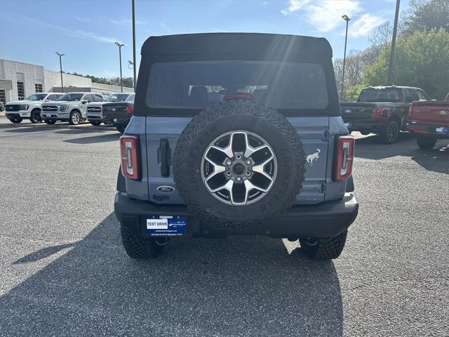 Photo of 2025 Azure Gray Metallic Tri-Coat Ford Bronco