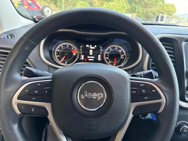 Photo of 2018 Billet Silver Metallic Clearcoat Jeep Cherokee