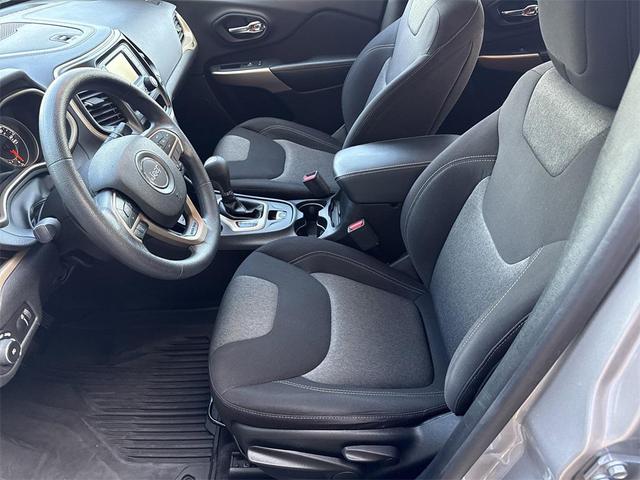 Photo of 2018 Billet Silver Metallic Clearcoat Jeep Cherokee