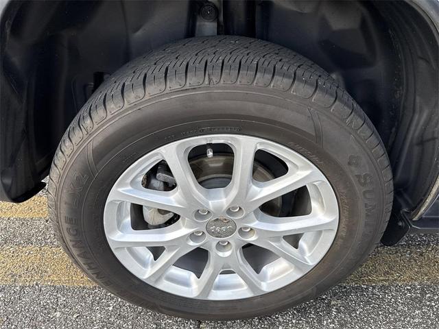 Photo of 2018 Billet Silver Metallic Clearcoat Jeep Cherokee