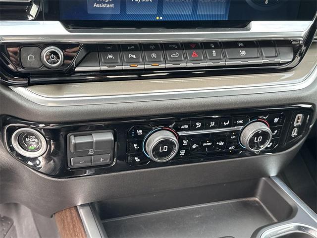 Photo of 2022 Black Chevrolet Silverado 1500