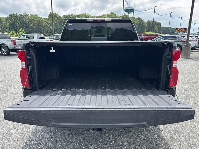 Photo of 2022 Black Chevrolet Silverado 1500