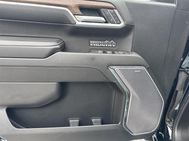 Photo of 2022 Black Chevrolet Silverado 1500