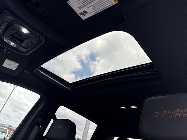 Photo of 2022 Black Chevrolet Silverado 1500