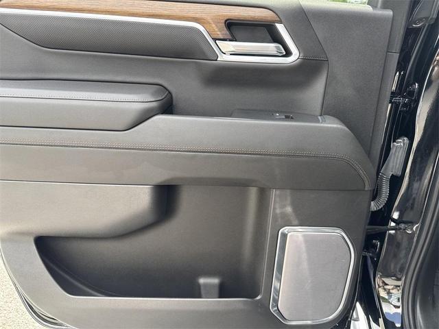 Photo of 2022 Black Chevrolet Silverado 1500