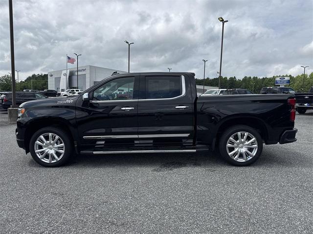 Photo of 2022 Black Chevrolet Silverado 1500