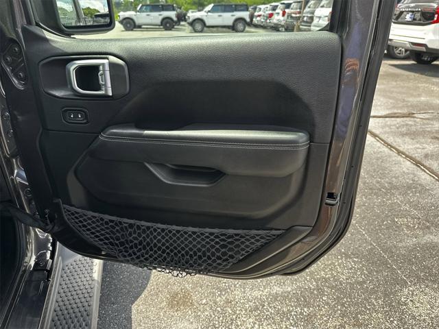 Photo of 2019 Granite Crystal Metallic Clearcoat Jeep Wrangler Unlimited