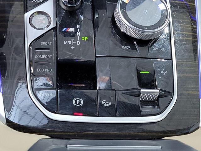 Photo of 2021 Black BMW X7