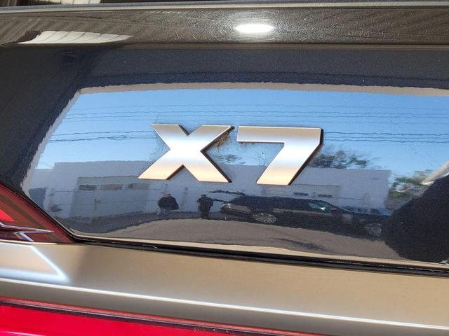 Photo of 2021 Black BMW X7