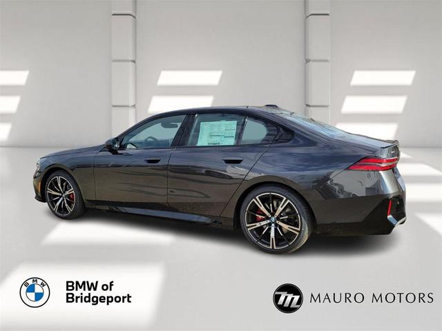 Photo of 2025 Dark Graphite Metallic BMW 530