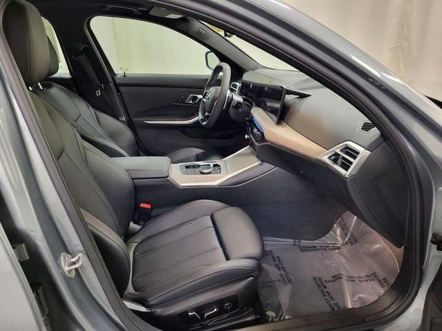 Photo of 2025 Gray BMW 330