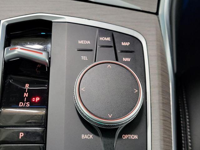 Photo of 2025 Gray BMW 330