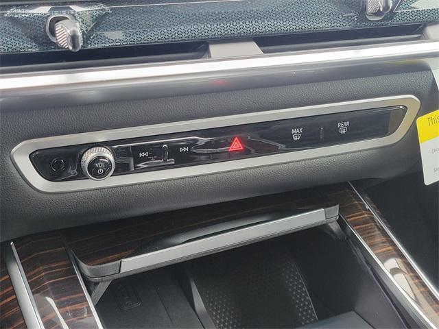 Photo of 2025 Gray BMW X7