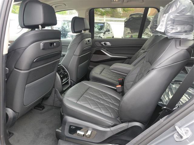 Photo of 2025 Gray BMW X7