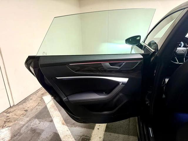 Photo of 2021 Firmament Blue Metallic Audi A7