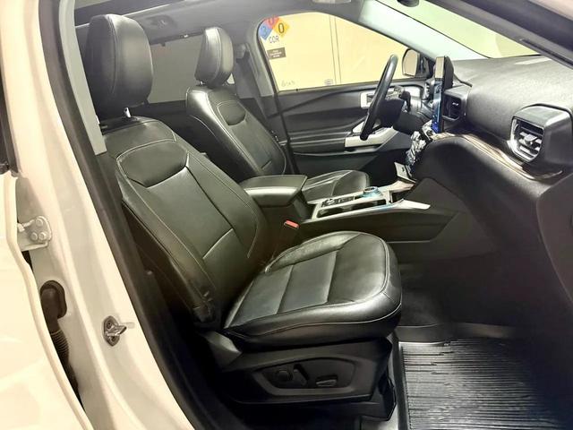 Photo of 2022 White Ford Explorer