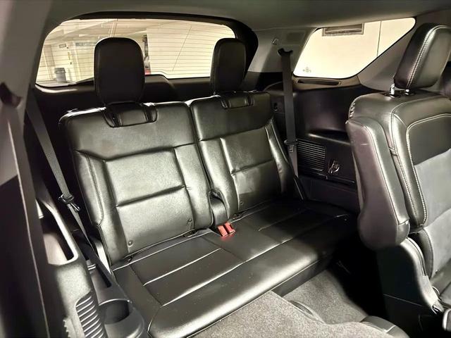 Photo of 2022 White Ford Explorer
