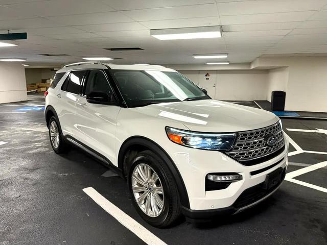 Photo of 2022 White Ford Explorer