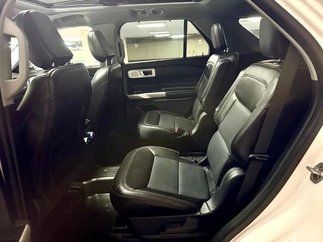 Photo of 2022 White Ford Explorer