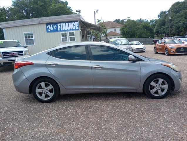 Photo of 2013 Titanium Gray Metallic Hyundai ELANTRA
