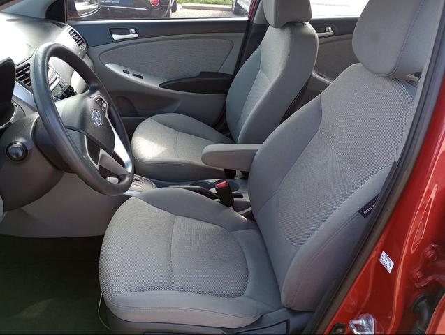 Photo of 2013 Boston Red Metallic Hyundai Accent