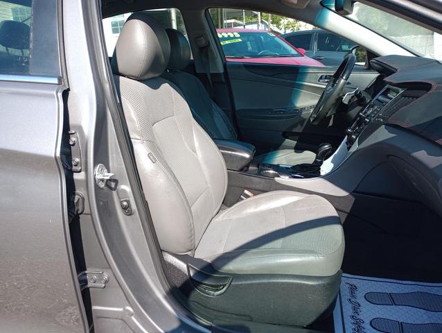 Photo of 2013 Harbor Gray Metallic Hyundai SONATA